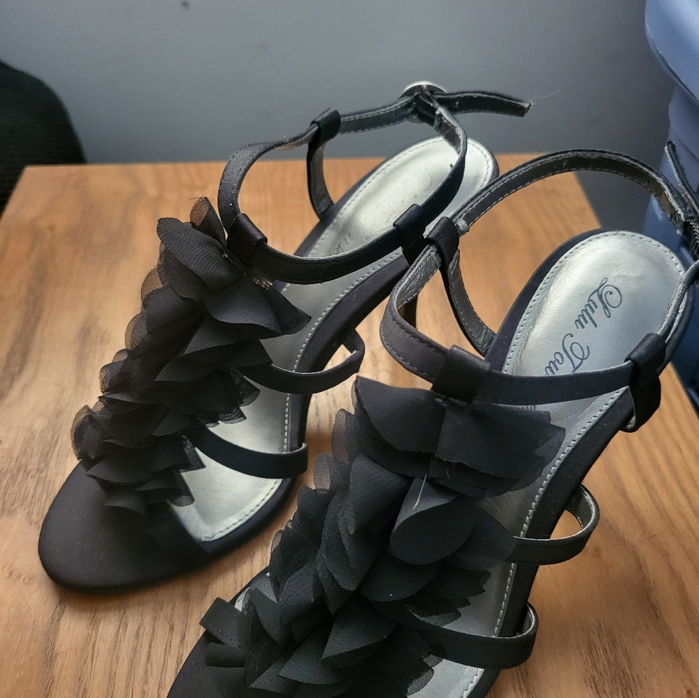 Lulu Townsend Black Heels